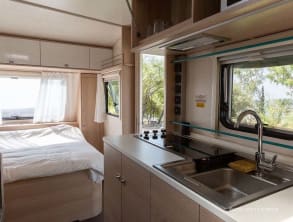 קרוואן%20עם%20חיוך%20,%20אודם